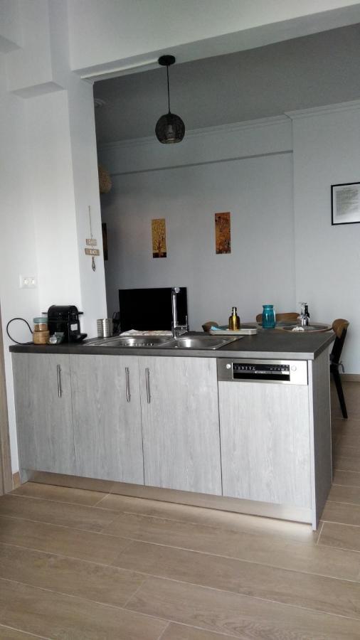 Beach Retreat In Town Corinth 외부 사진