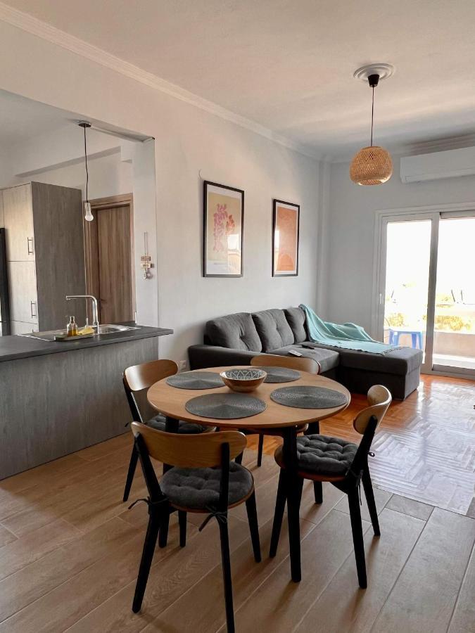 Beach Retreat In Town Corinth 외부 사진